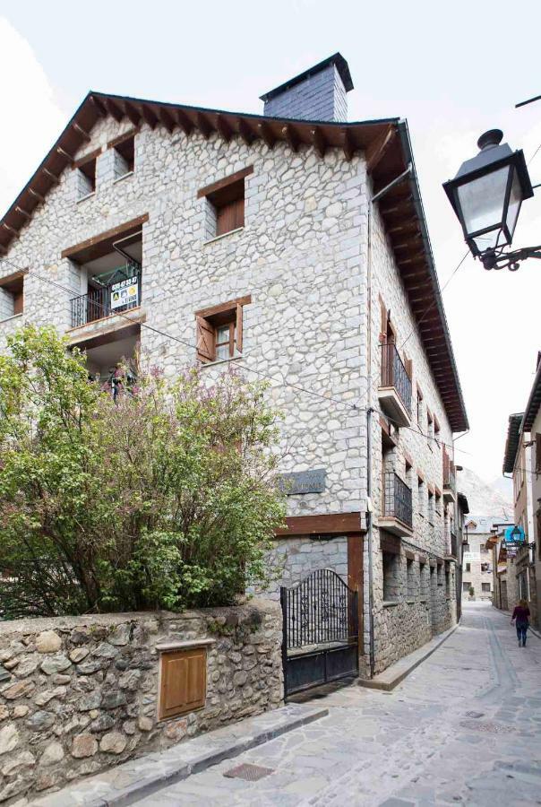 Apartamento Casa Siñantonio Benasque centro Exterior foto